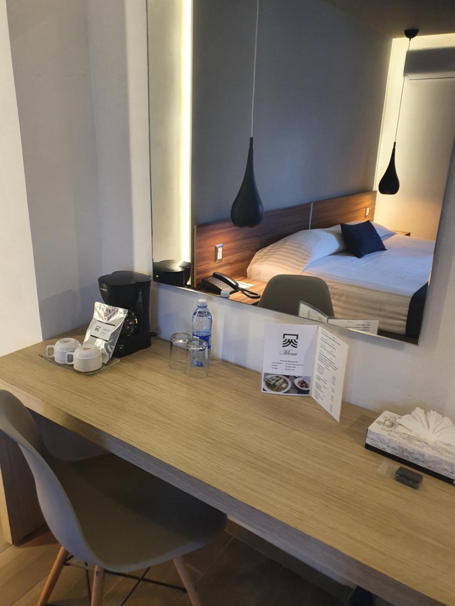 Estanza Hotel&Suites Morelia Habitación foto